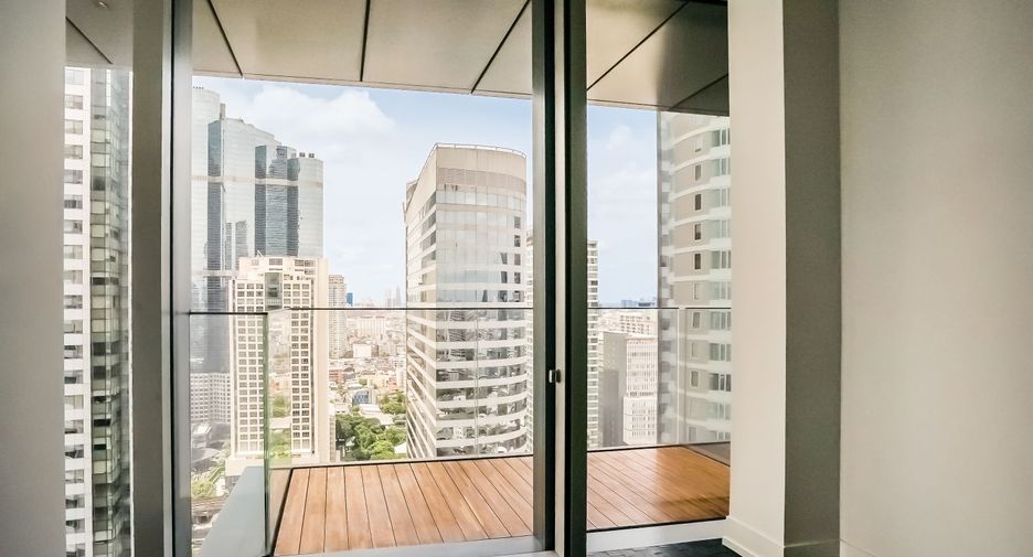 For sale 3 bedrooms condo in Sathon, Bangkok
