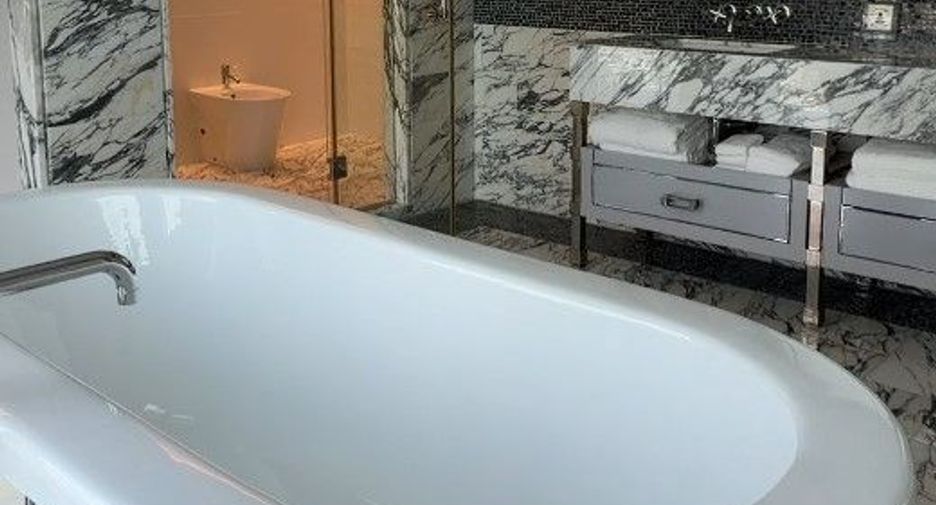 For sale 3 bedrooms condo in Sathon, Bangkok