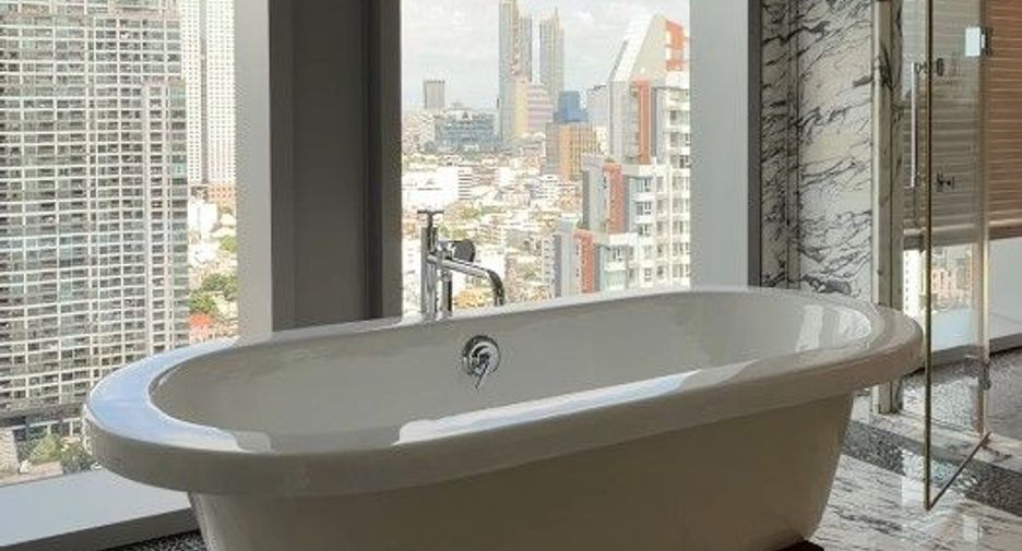 For sale 3 bedrooms condo in Sathon, Bangkok