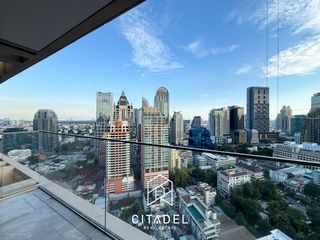 Condo en venta de 2 habitaciones en Bang Rak, Bangkok
