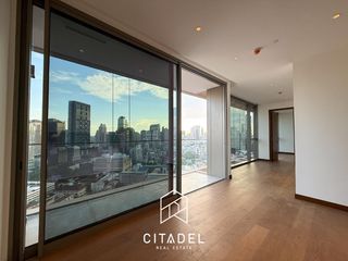 Condo en venta de 2 habitaciones en Bang Rak, Bangkok