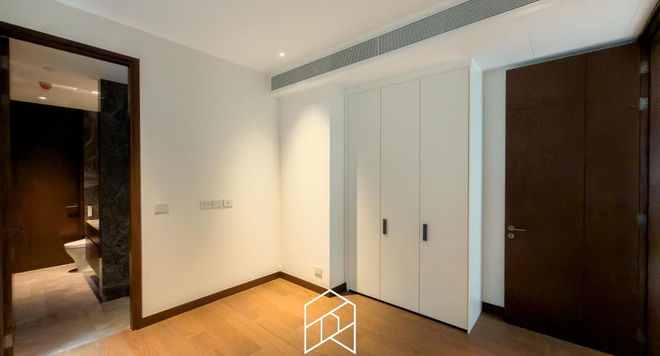 For sale 2 bedrooms condo in Bang Rak, Bangkok