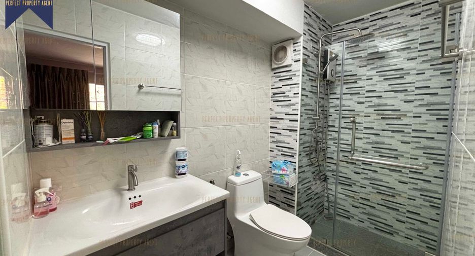 For sale 2 bedrooms condo in Bang Kapi, Bangkok