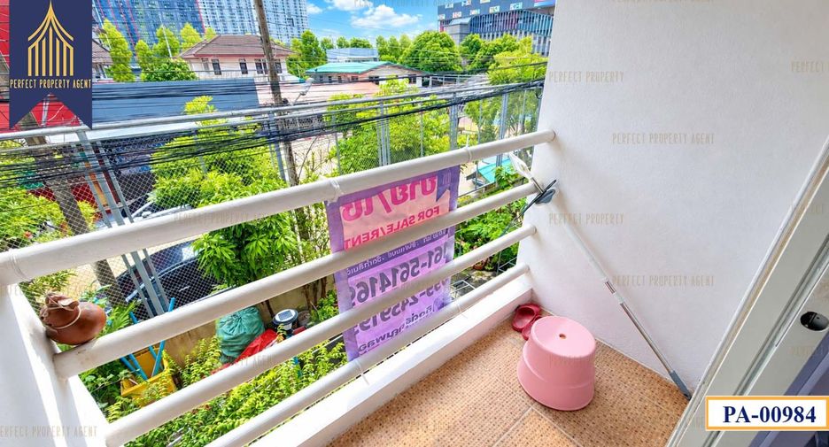 For sale 2 bedrooms condo in Bang Kapi, Bangkok