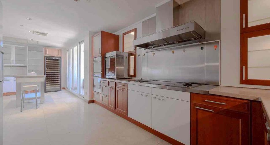 Condo en venta de 4 habitaciones en Watthana, Bangkok