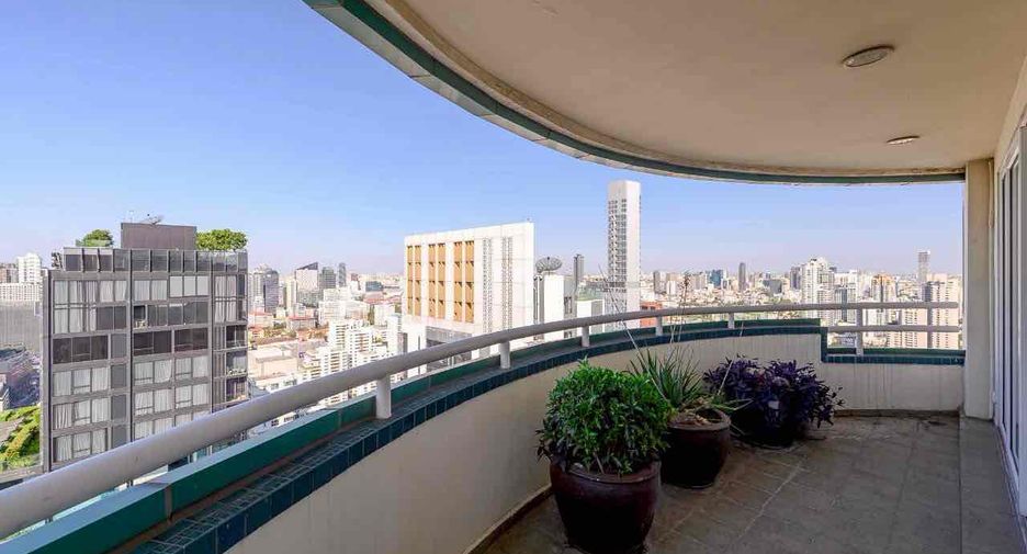 Condo en venta de 4 habitaciones en Watthana, Bangkok