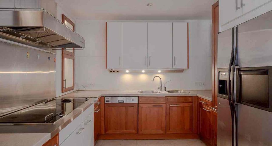 Condo en venta de 4 habitaciones en Watthana, Bangkok