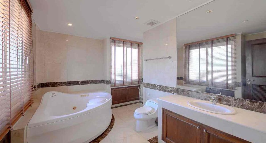 Condo en venta de 4 habitaciones en Watthana, Bangkok