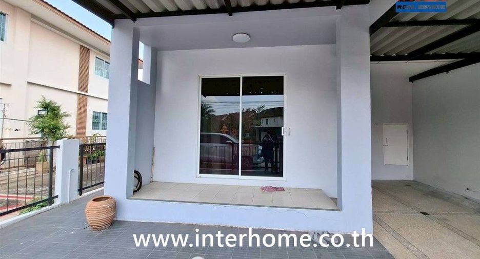 For sale 3 bedrooms townhouse in Mueang Samut Sakhon, Samut Sakhon