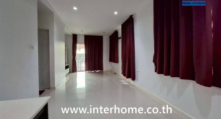 For sale 3 bedrooms townhouse in Mueang Samut Sakhon, Samut Sakhon