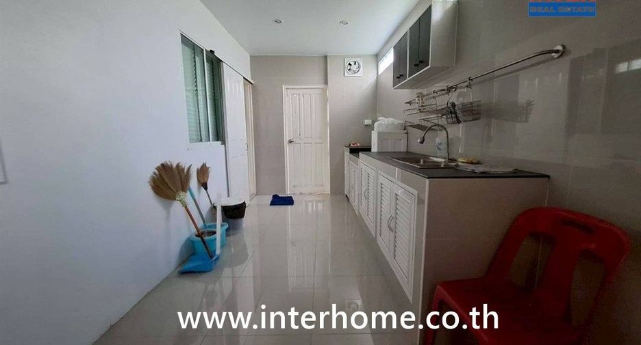 For sale 3 bedrooms townhouse in Mueang Samut Sakhon, Samut Sakhon