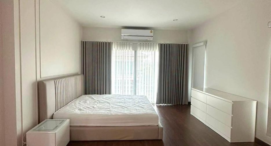 For rent 3 bedrooms house in San Kamphaeng, Chiang Mai
