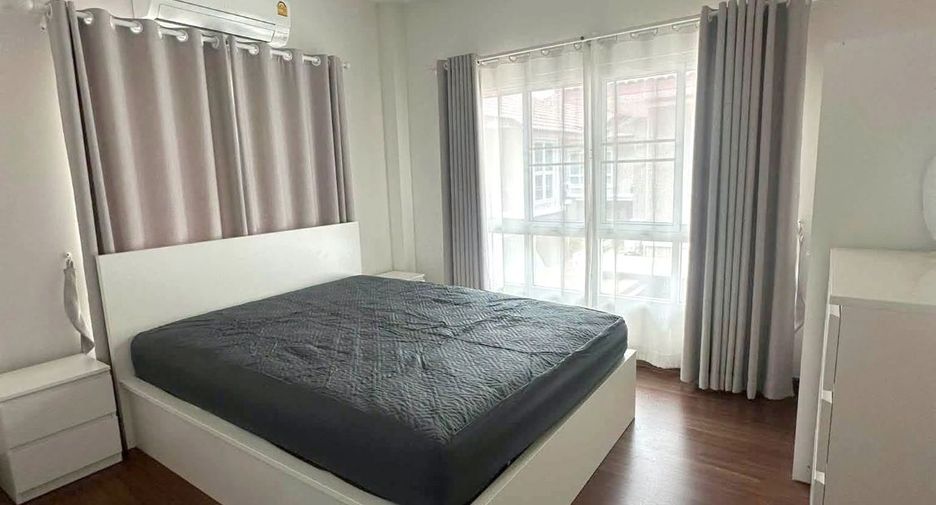 For rent 3 bedrooms house in San Kamphaeng, Chiang Mai