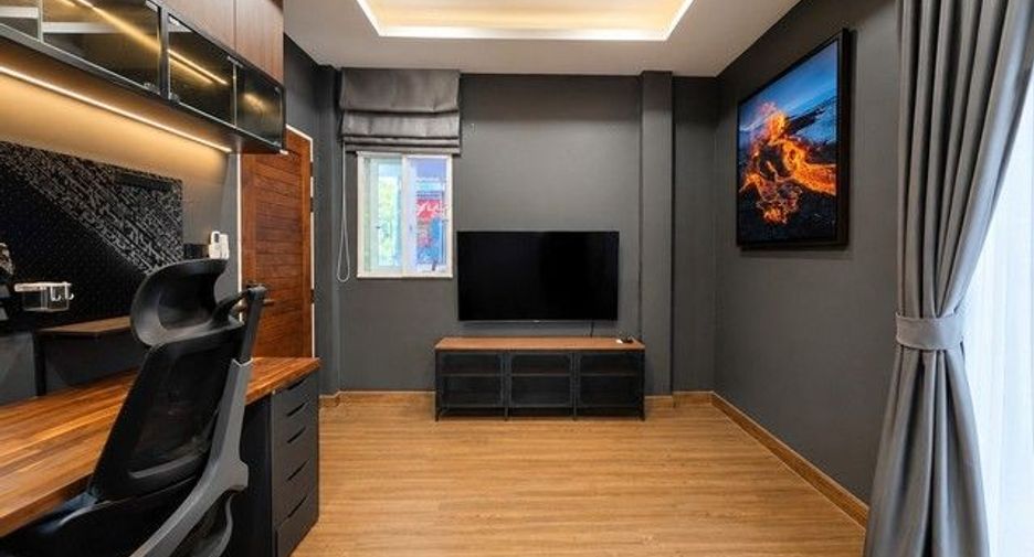Casa en alquiler de 4 habitaciones en Thanyaburi, Pathum Thani