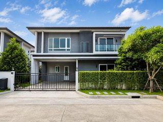 Casa en alquiler de 4 habitaciones en Thanyaburi, Pathum Thani