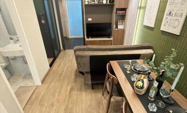 For sale 2 ベッドルーム condo in Phra Khanong, Bangkok