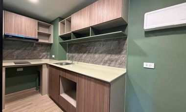 For sale 2 ベッドルーム condo in Phra Khanong, Bangkok