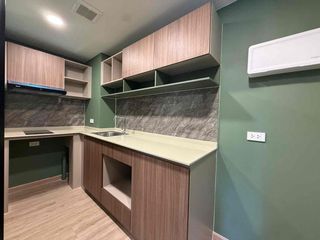 Продажа 2 спальни кондо в Пхра Кханонг, Бангкок