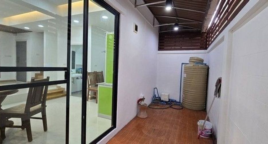 出租 3 卧室 办公室 在 Bang Phli, Samut Prakan