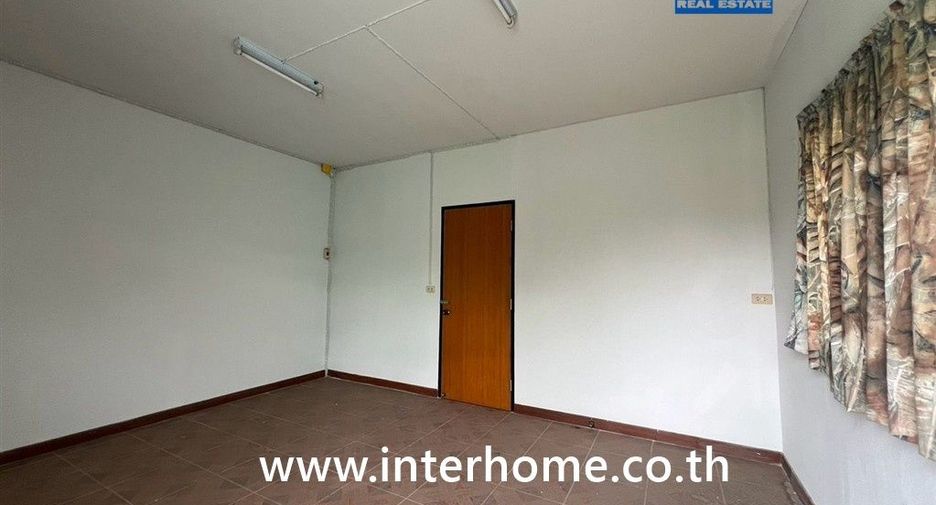 Casa adosada en venta de 4 habitaciones en Mueang Nonthaburi, Nonthaburi