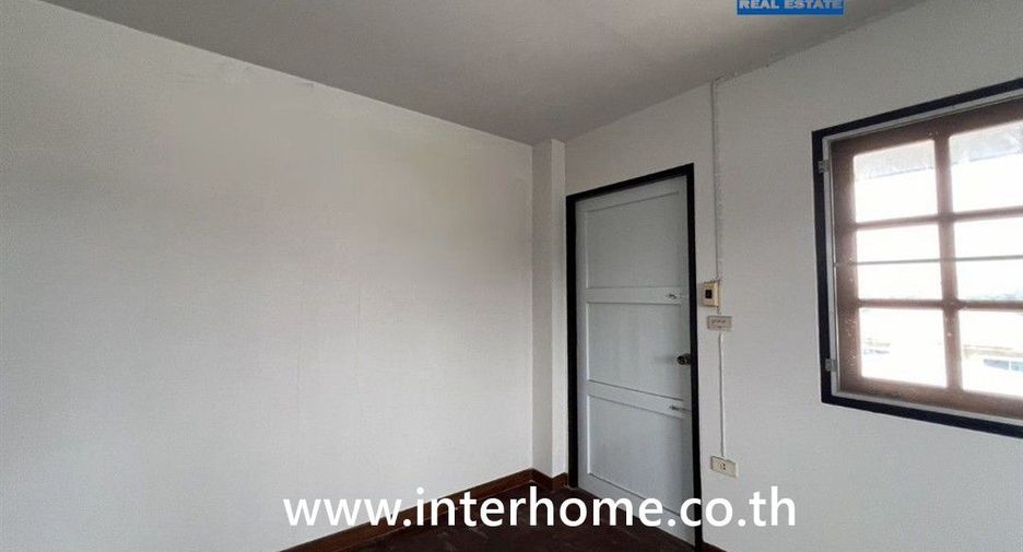 Casa adosada en venta de 4 habitaciones en Mueang Nonthaburi, Nonthaburi