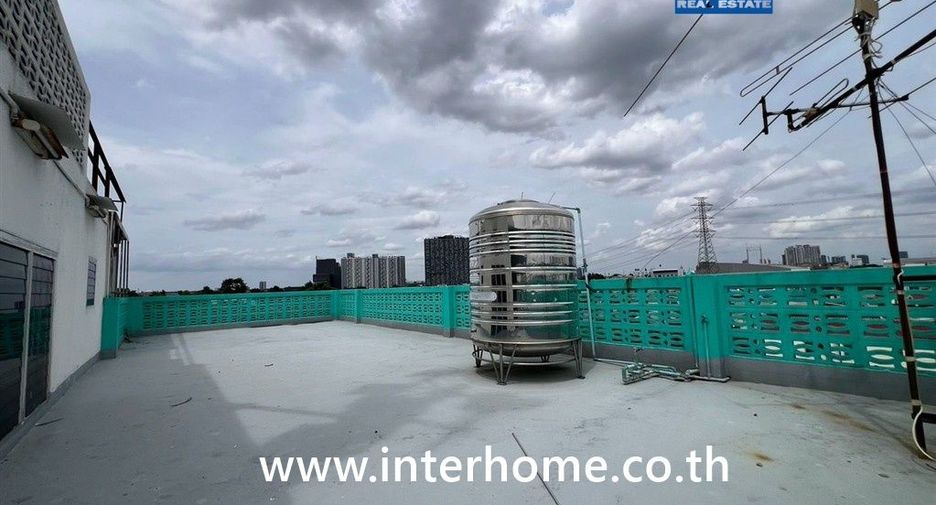 Casa adosada en venta de 4 habitaciones en Mueang Nonthaburi, Nonthaburi