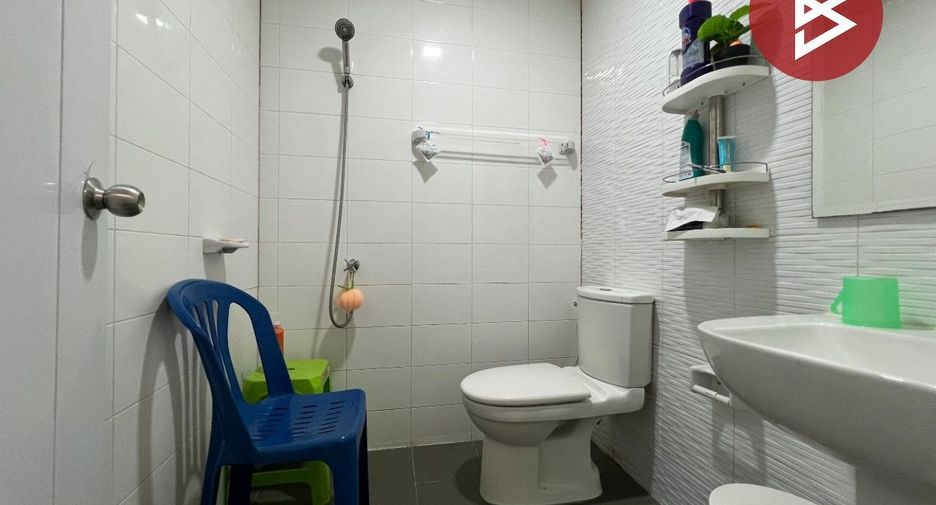 For sale 3 bedrooms townhouse in Mueang Chon Buri, Chonburi