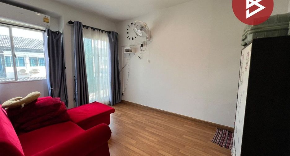 For sale 3 bedrooms townhouse in Mueang Chon Buri, Chonburi