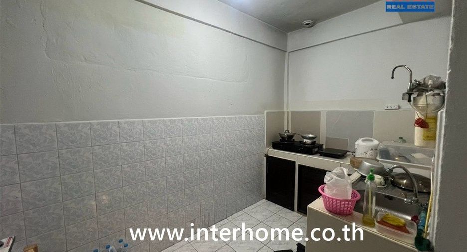 À vendre 2 chambres maison de ville à Phra Pradaeng, Samut Prakan