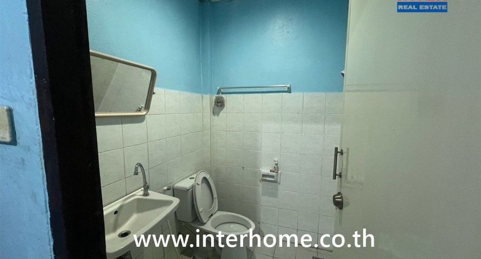 À vendre 2 chambres maison de ville à Phra Pradaeng, Samut Prakan