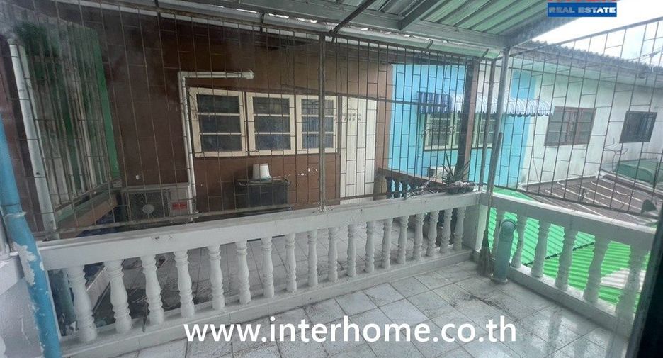À vendre 2 chambres maison de ville à Phra Pradaeng, Samut Prakan