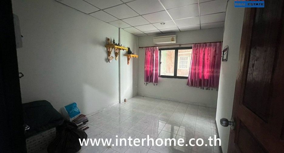 À vendre 2 chambres maison de ville à Phra Pradaeng, Samut Prakan