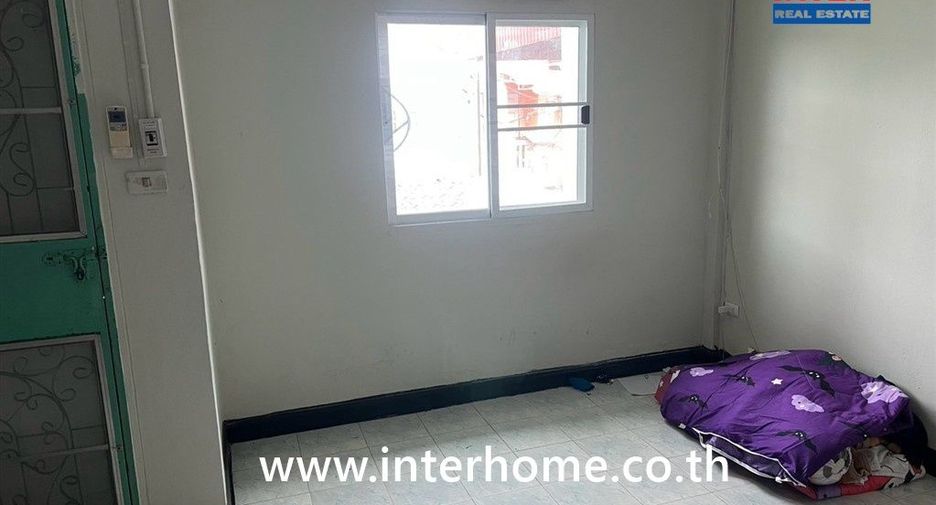 À vendre 2 chambres maison de ville à Phra Pradaeng, Samut Prakan