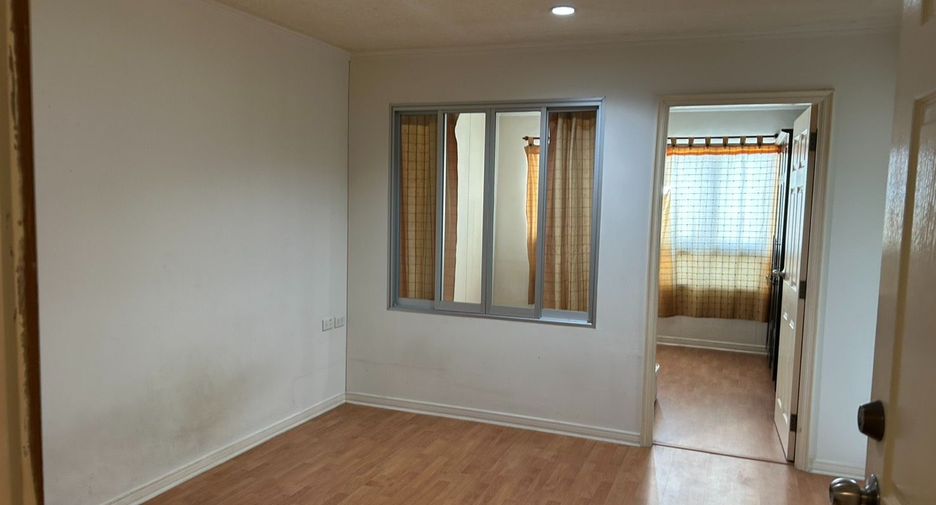 For sale 1 bed condo in Suan Luang, Bangkok