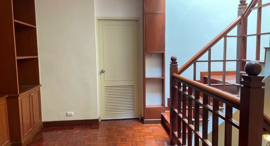 出租 和 出售 5 卧室 独立屋 在 Chatuchak, 曼谷
