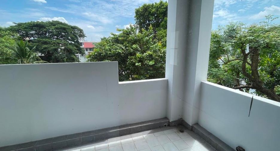 出租 和 出售 5 卧室 独立屋 在 Chatuchak, 曼谷