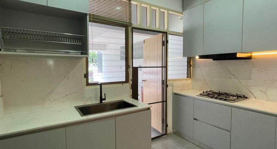 出租 和 出售 5 卧室 独立屋 在 Chatuchak, 曼谷