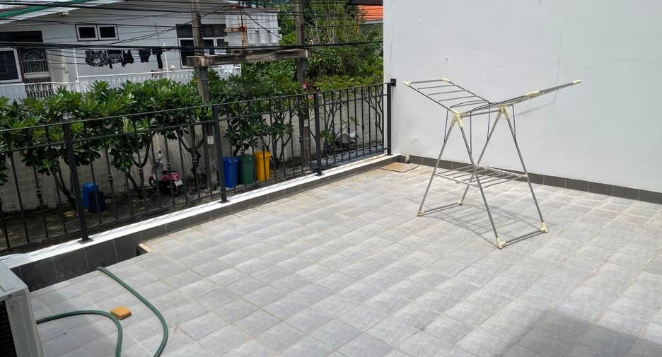 出租 和 出售 5 卧室 独立屋 在 Chatuchak, 曼谷