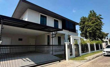 Casa en venta y en alquiler de 3 habitaciones en Prawet, Bangkok