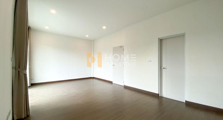 Casa en venta de 4 habitaciones en Bang Kruai, Nonthaburi