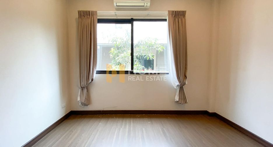 Casa en venta de 4 habitaciones en Bang Kruai, Nonthaburi