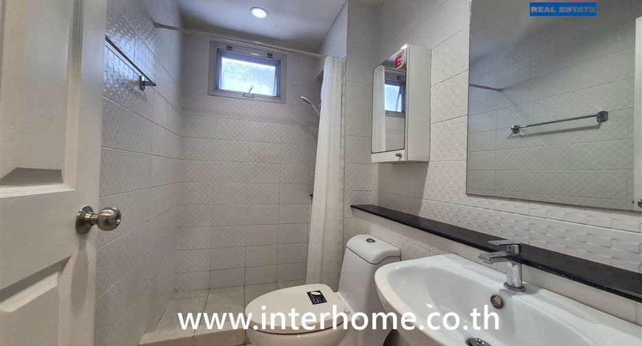 For sale 3 ベッドルーム townhouse in Nong Khaem, Bangkok