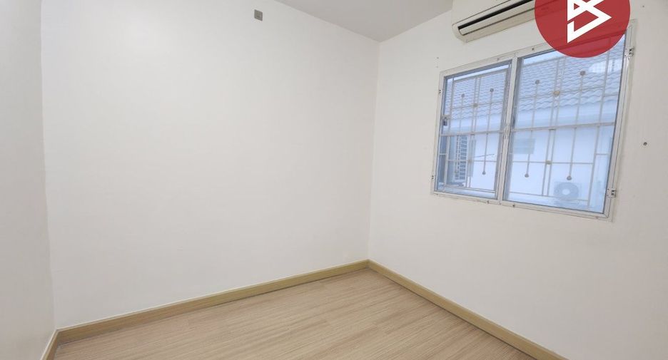 Casa adosada en venta de 3 habitaciones en Bang Phli, Samut Prakan