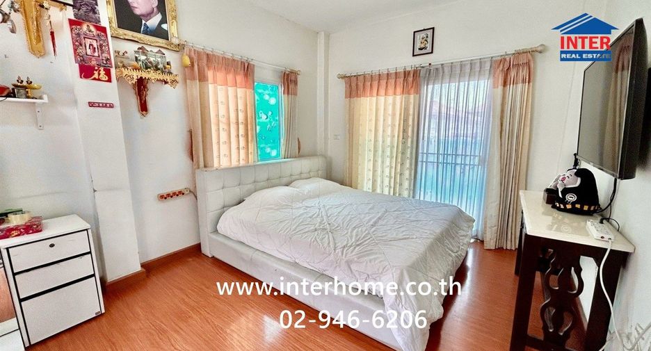 For sale 3 bedrooms house in Khlong Sam Wa, Bangkok