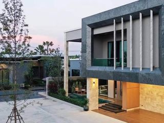 For rent and for sale 4 bedrooms villa in Bang Lamung, Chonburi