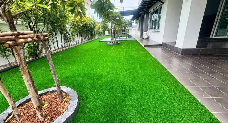 Casa en alquiler de 3 habitaciones en Si Racha, Chonburi