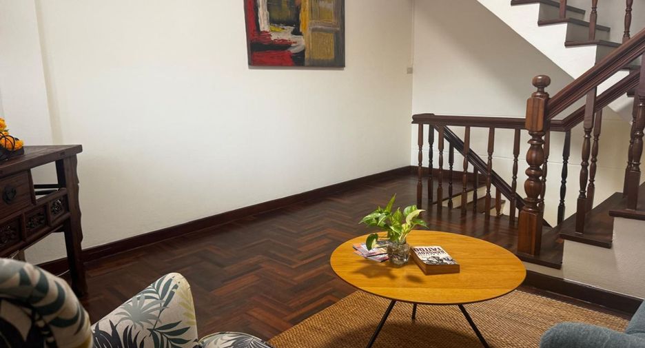 For rent 3 bedrooms townhouse in Bang Na, Bangkok