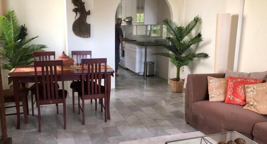For rent 3 bedrooms townhouse in Bang Na, Bangkok