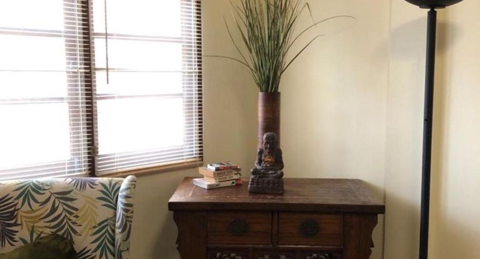 For rent 3 bedrooms townhouse in Bang Na, Bangkok