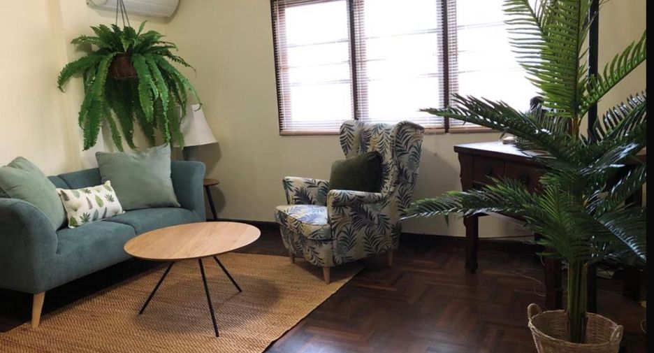 For rent 3 bedrooms townhouse in Bang Na, Bangkok